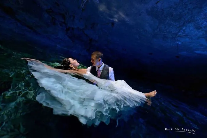 I’ve Been Photographing Couples Underwater For 21 Years And Here Are My Favorite Shots