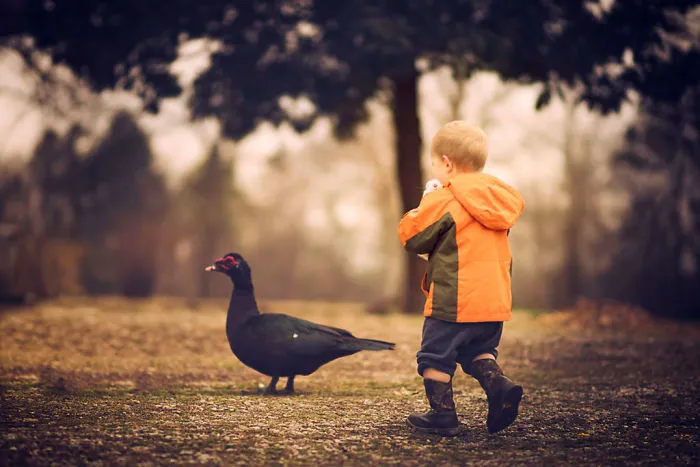 These Epic Photos Of Kids And Barnyard Animals Will Make You Wish You Grew Up On A Farm