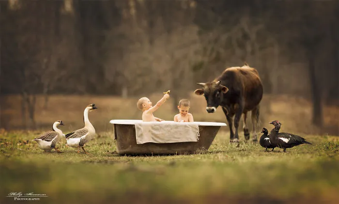These Epic Photos Of Kids And Barnyard Animals Will Make You Wish You Grew Up On A Farm