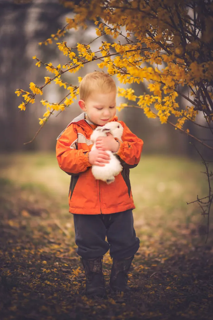 These Epic Photos Of Kids And Barnyard Animals Will Make You Wish You Grew Up On A Farm