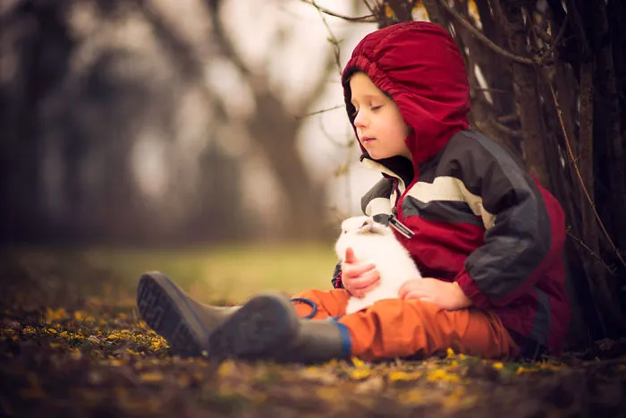 These Epic Photos Of Kids And Barnyard Animals Will Make You Wish You Grew Up On A Farm