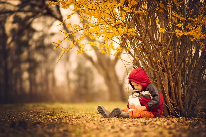 These Epic Photos Of Kids And Barnyard Animals Will Make You Wish You Grew Up On A Farm
