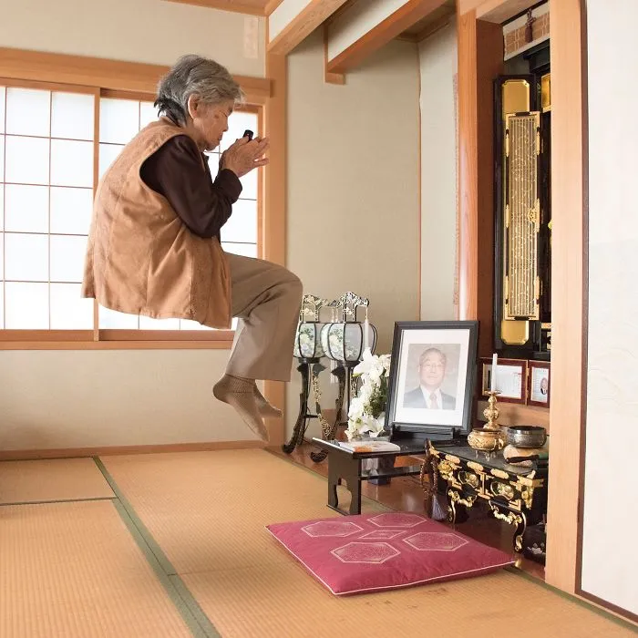 Esta abuela japonesa de 90 años descubre la fotografía y no puede dejar de hacerse divertidos autorretratos (Nuevas imágenes)