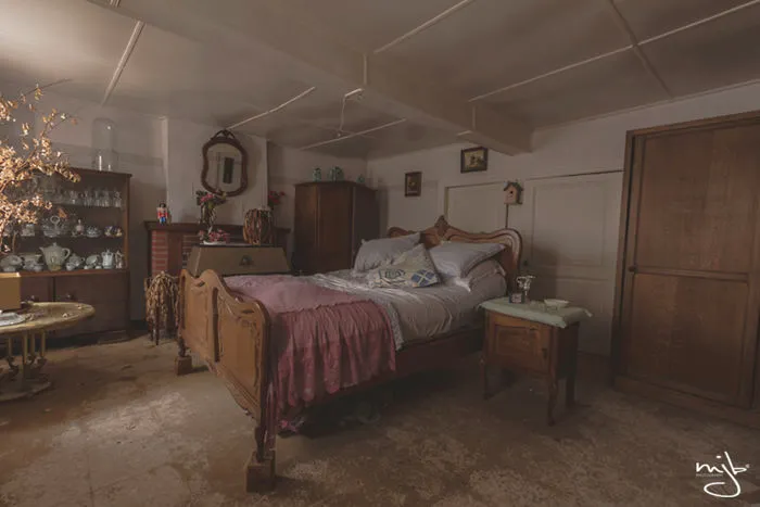 I Photographed The Best-Kept Bedroom Secrets Of All Times