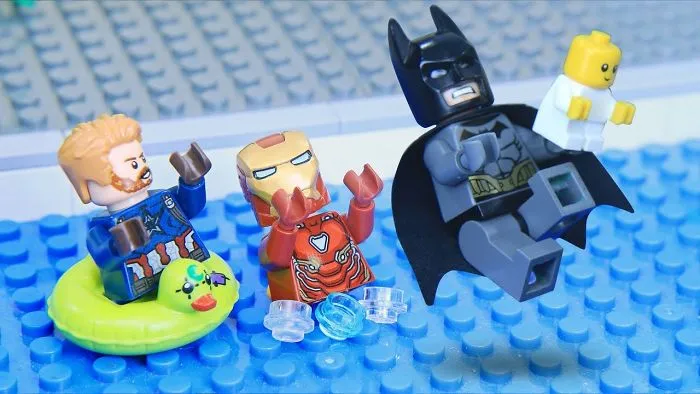 Lego Babysitting Swimming Pool: Avengers And Justice League Next Generation
