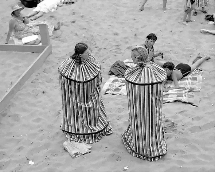 Cambiador portátil para cambiarse de ropa tras tomar el sol, 1938