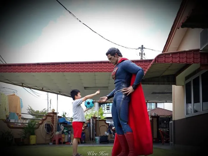 The Way This Man Takes Pictures With Superheroes Is Both Genius And Funny