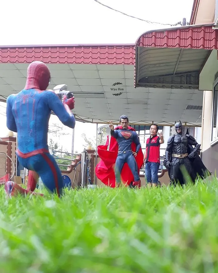 The Way This Man Takes Pictures With Superheroes Is Both Genius And Funny