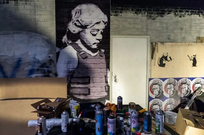 Unauthorized Moscow Banksy Exhibit Elicits "Lol" From Artist