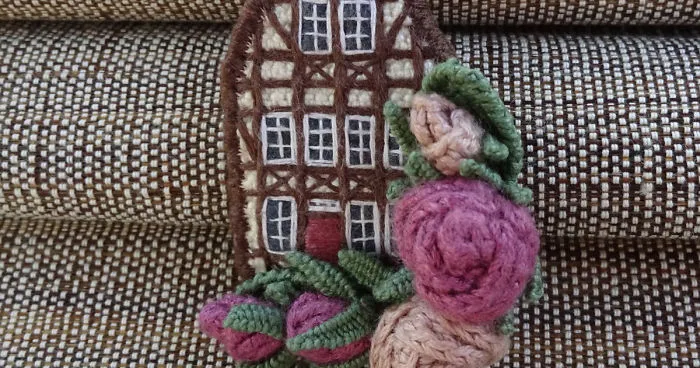 Cosy Crocheted Houses And Streets In Brooches