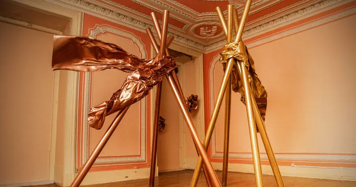 One Amazing Old Pink Room Full Of Shining Sculptures And Copper Flowers In Lisbon