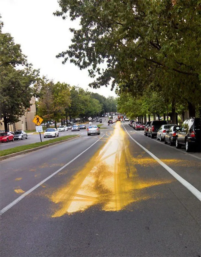 Primer día con el camión de pintar rayas