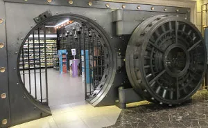 39 Times People Discovered Surprising Things Left Inside Buildings By Previous Owners