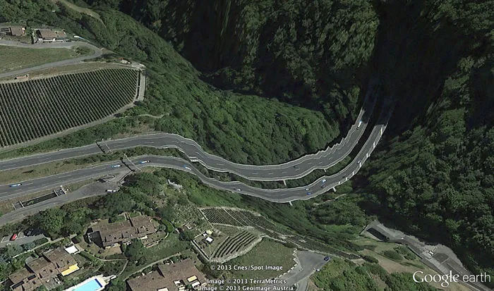 Artist Finds Anomalies On Google Earth And They Look Like Dali Is Using Google
