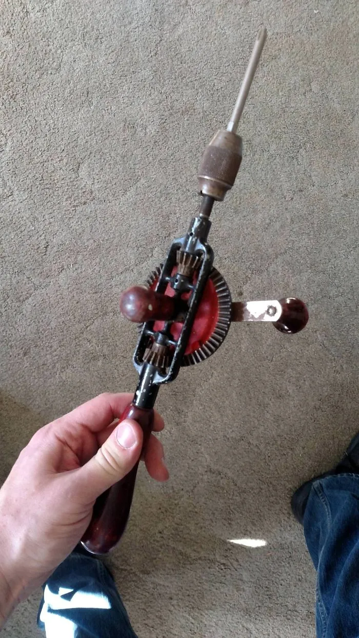 Le pedí a mi padre un taladro inalámbrico y me dió esto