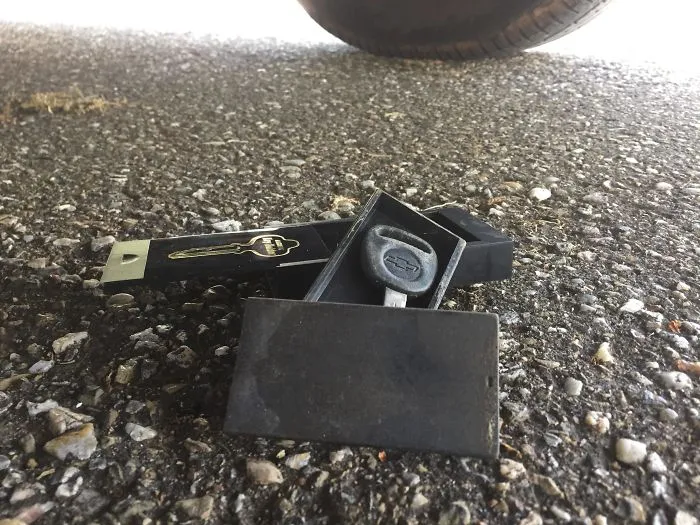 He encontrado una llave escondida en el mismo sitio dinde iba a esconder una llave