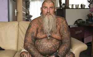 Estas fotografías de mayores tatuados demuestran que no debes preocuparte por tus tatuajes en tu vejez