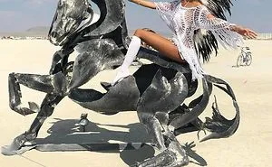 110 Epic Photos From Burning Man 2018 That Prove It’s The Craziest Festival In The World