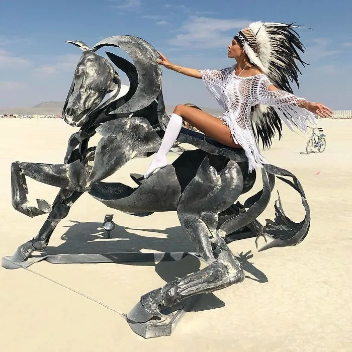 110 Epic Photos From Burning Man 2018 That Prove It’s The Craziest Festival In The World