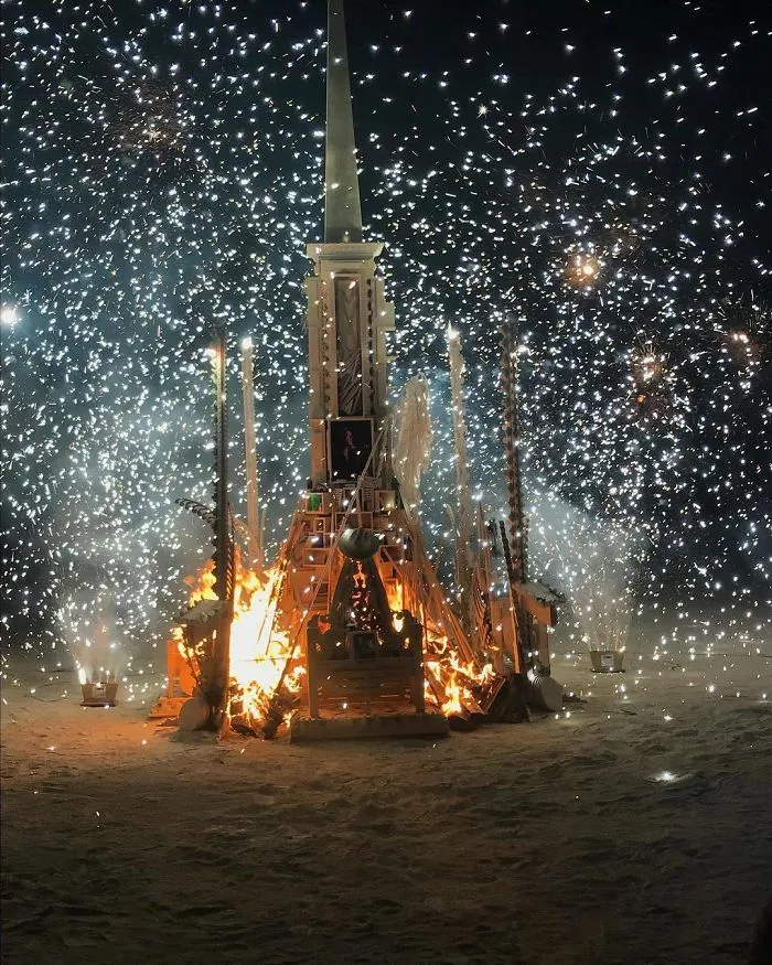 110 Epic Photos From Burning Man 2018 That Prove It’s The Craziest Festival In The World
