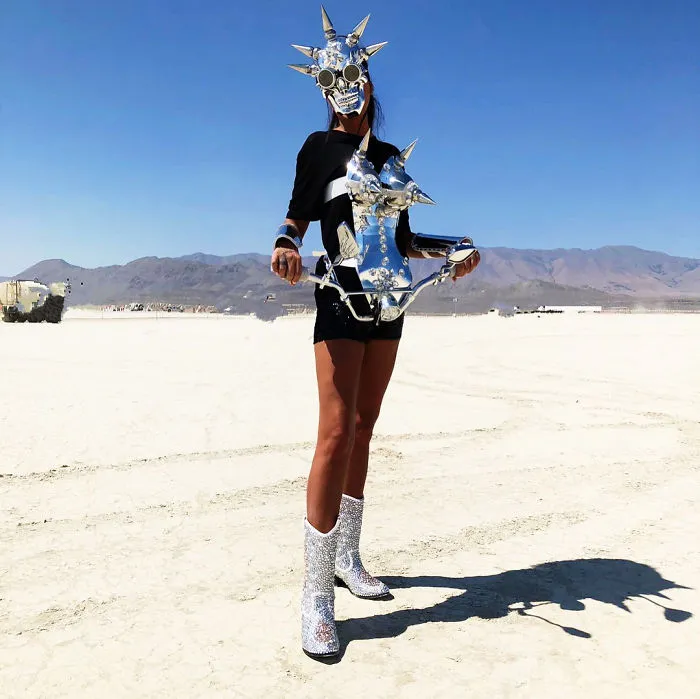 110 Epic Photos From Burning Man 2018 That Prove It’s The Craziest Festival In The World
