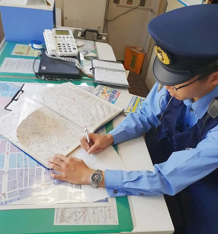 Entré A Un Puesto De Policía En Tokio Para Obtener Direcciones A Un Lugar A 3 Manzanas, El Oficial Me Hizo Un Mapa Detallado Dibujado A Mano Para Asegurarse De Que Lo Encuentre... ¡Guau!