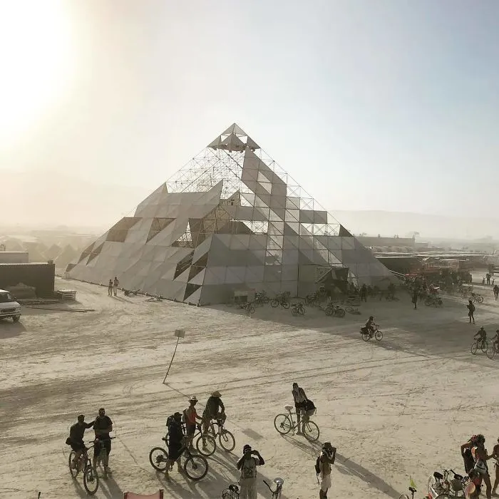 10+ Fotos increíbles que muestran la locura que se vivió en el festival Burning Man 2018
