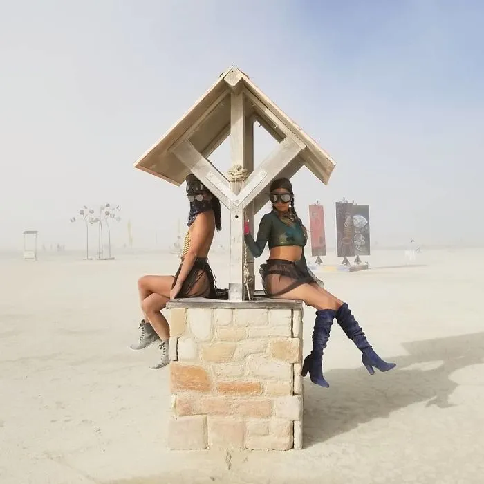 110 Epic Photos From Burning Man 2018 That Prove It’s The Craziest Festival In The World