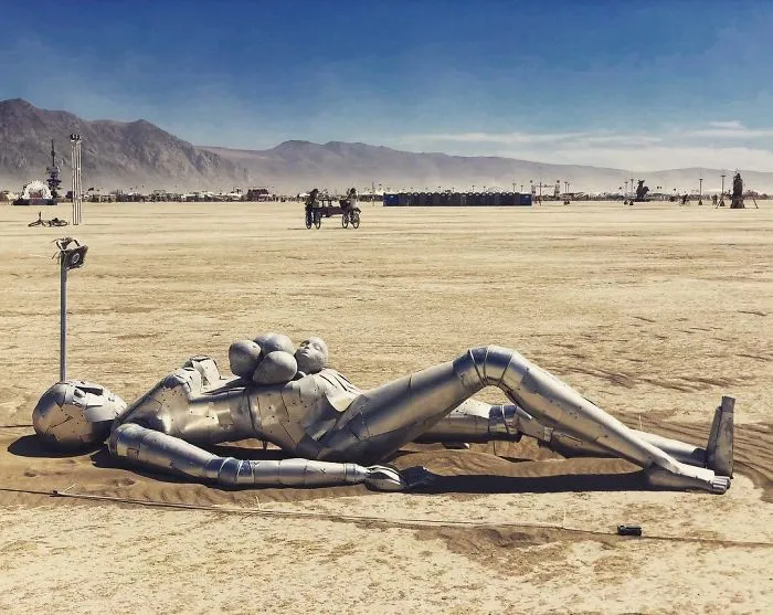 110 Epic Photos From Burning Man 2018 That Prove It’s The Craziest Festival In The World