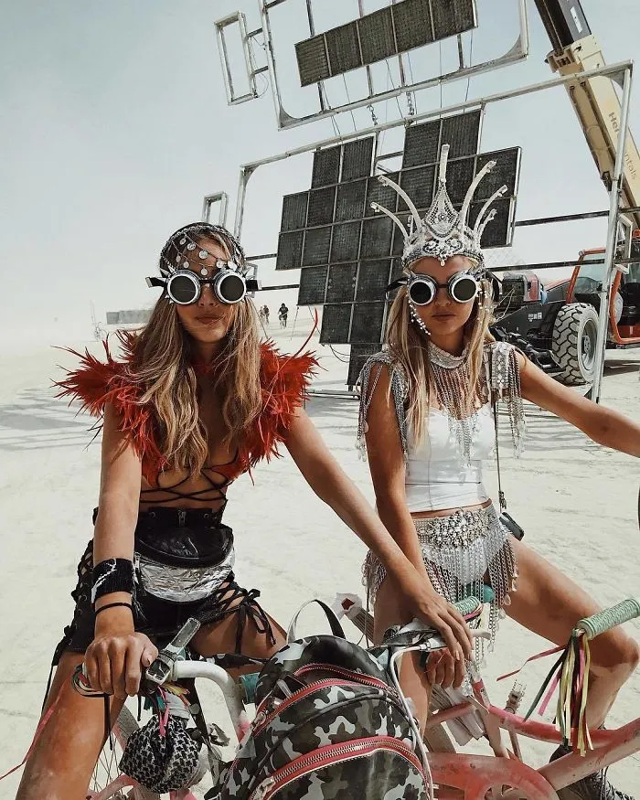 10+ Fotos increíbles que muestran la locura que se vivió en el festival Burning Man 2018
