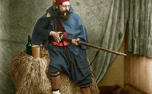 3000 Hours Later, Here Are 102 Old Black & White Photos Of Famous People That I Colorized