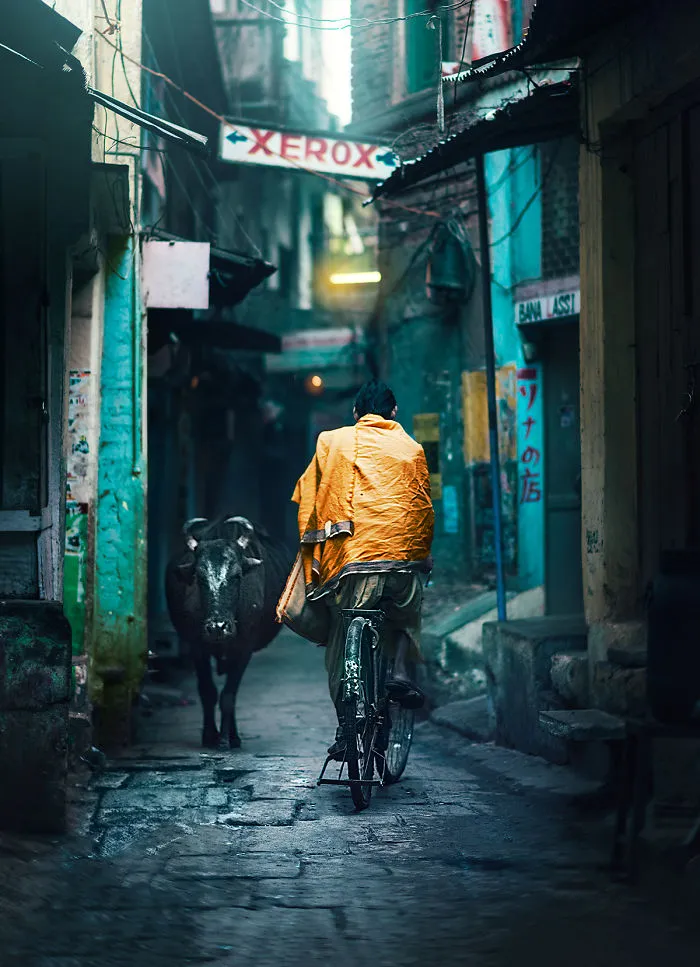 My 30 Photos Capture The Quiet Side Of City Life In The Narrow Streets Of South Asia