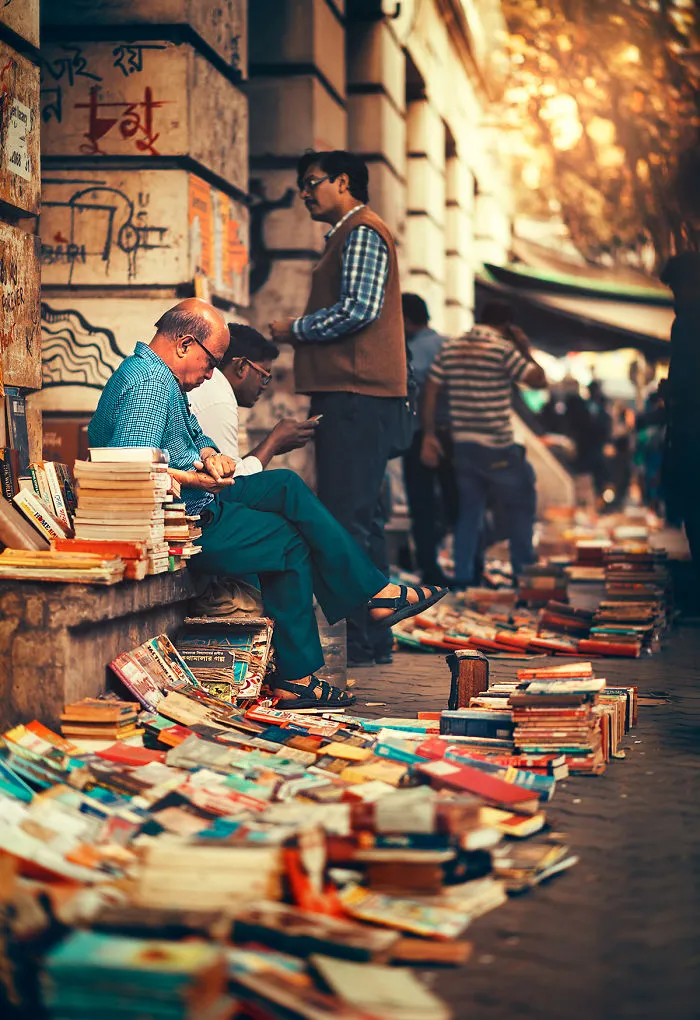 My 30 Photos Capture The Quiet Side Of City Life In The Narrow Streets Of South Asia