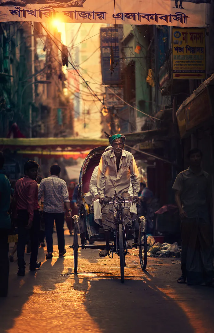 My 30 Photos Capture The Quiet Side Of City Life In The Narrow Streets Of South Asia