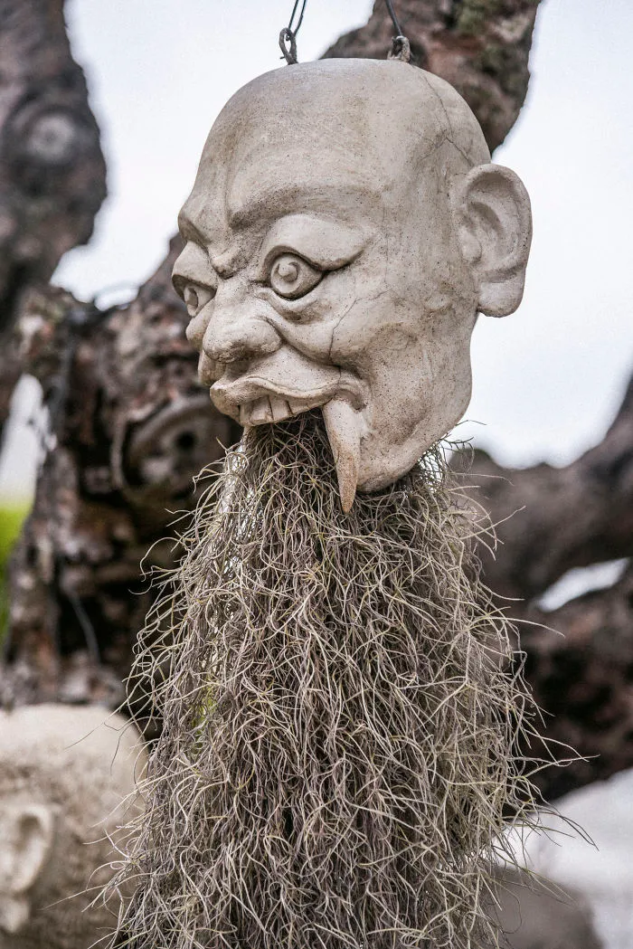 This White Temple In Thailand Is Both Heaven And Hell