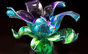 Watch How These Beautiful Flowers Are Created From Glass!