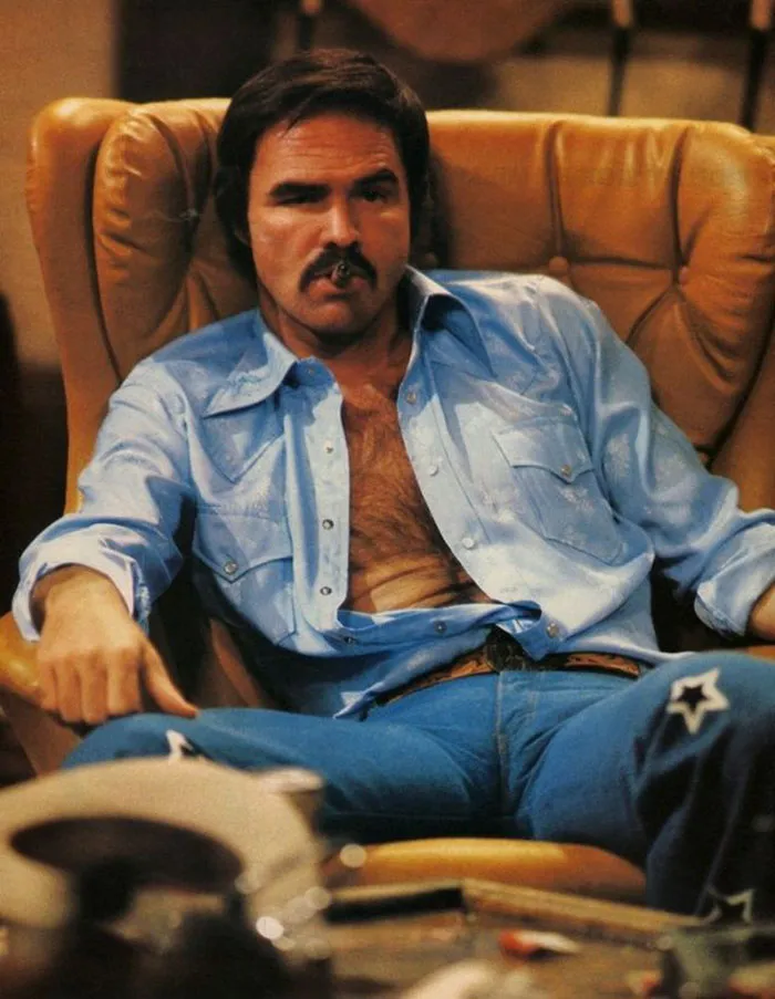 30+ Fotos emblemáticas para recordar el icono que realmente fue Burt Reynolds