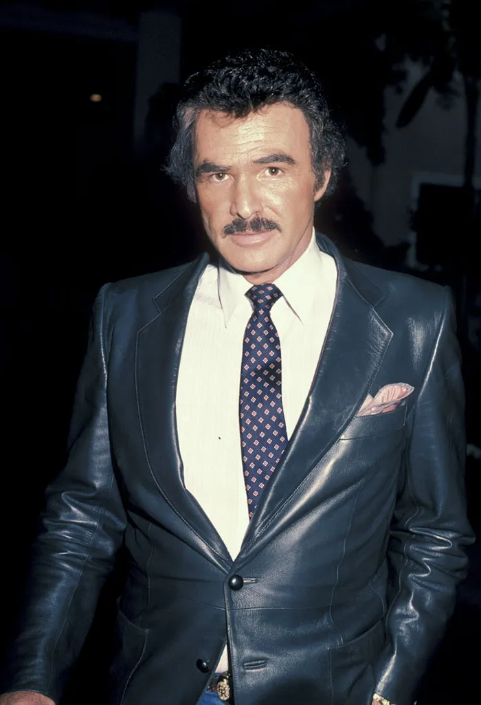 30+ Fotos emblemáticas para recordar el icono que realmente fue Burt Reynolds