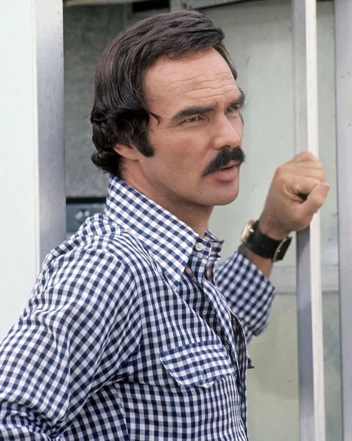 30+ Fotos emblemáticas para recordar el icono que realmente fue Burt Reynolds