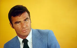 25+ Of The Most Iconic Pics To Remember What An Icon Burt Reynolds Really Was