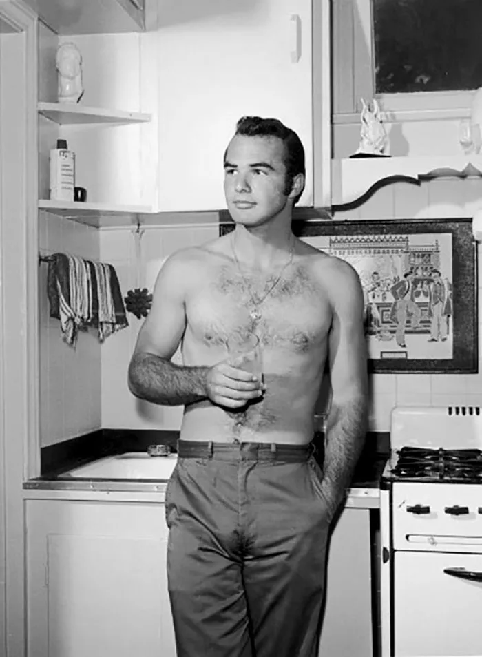 30+ Fotos emblemáticas para recordar el icono que realmente fue Burt Reynolds