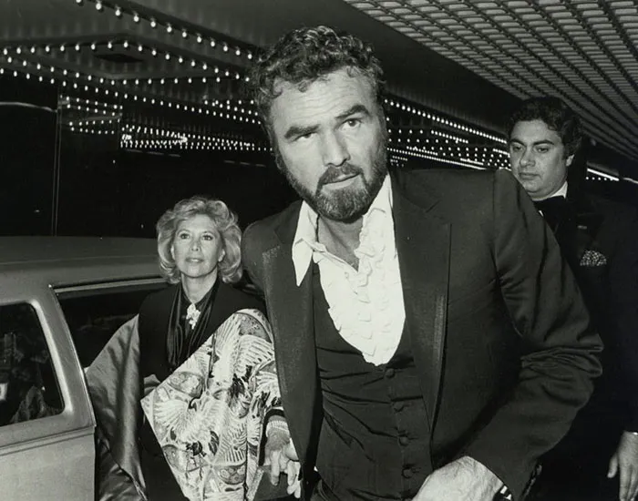 30+ Fotos emblemáticas para recordar el icono que realmente fue Burt Reynolds