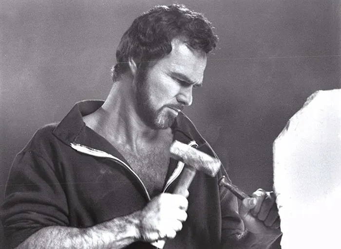 30+ Fotos emblemáticas para recordar el icono que realmente fue Burt Reynolds