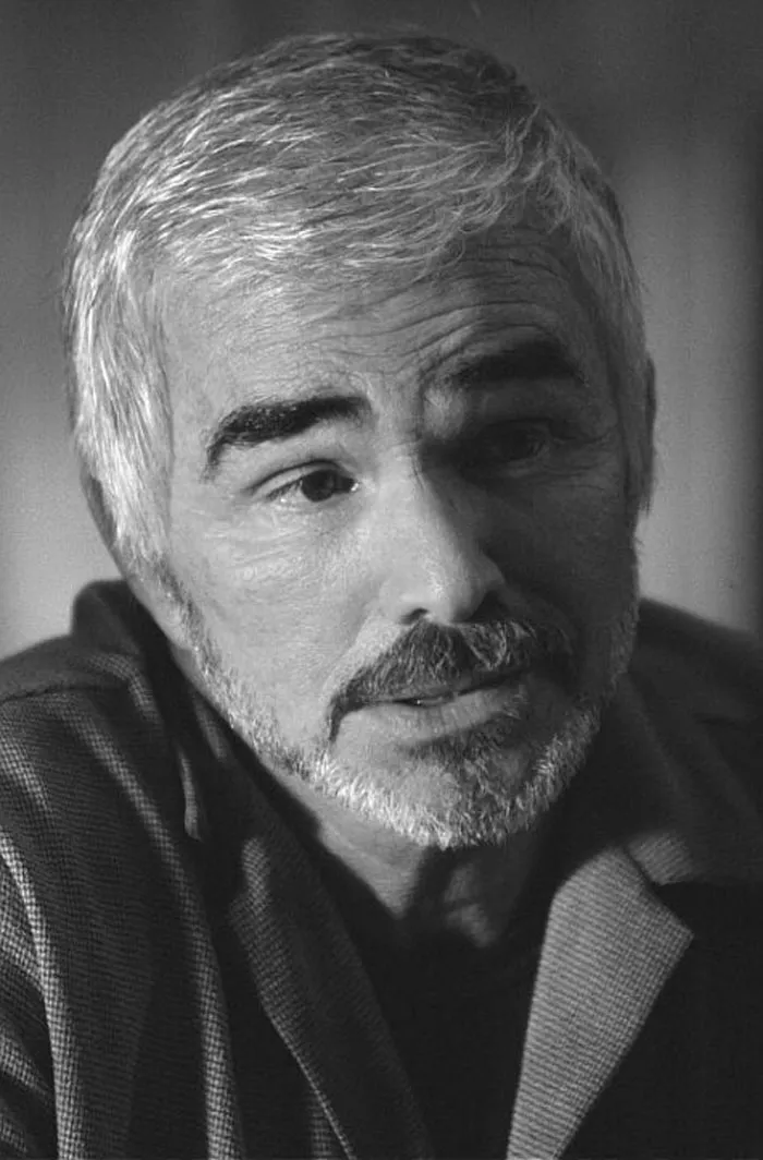 30+ Fotos emblemáticas para recordar el icono que realmente fue Burt Reynolds