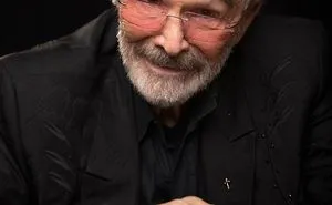 25+ Of The Most Iconic Pics To Remember What An Icon Burt Reynolds Really Was
