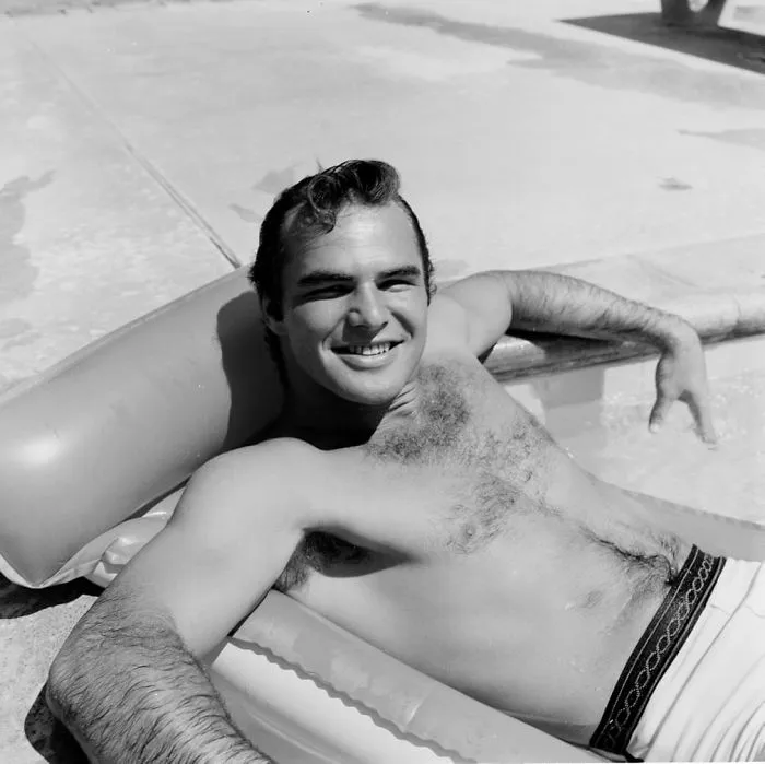 30+ Fotos emblemáticas para recordar el icono que realmente fue Burt Reynolds