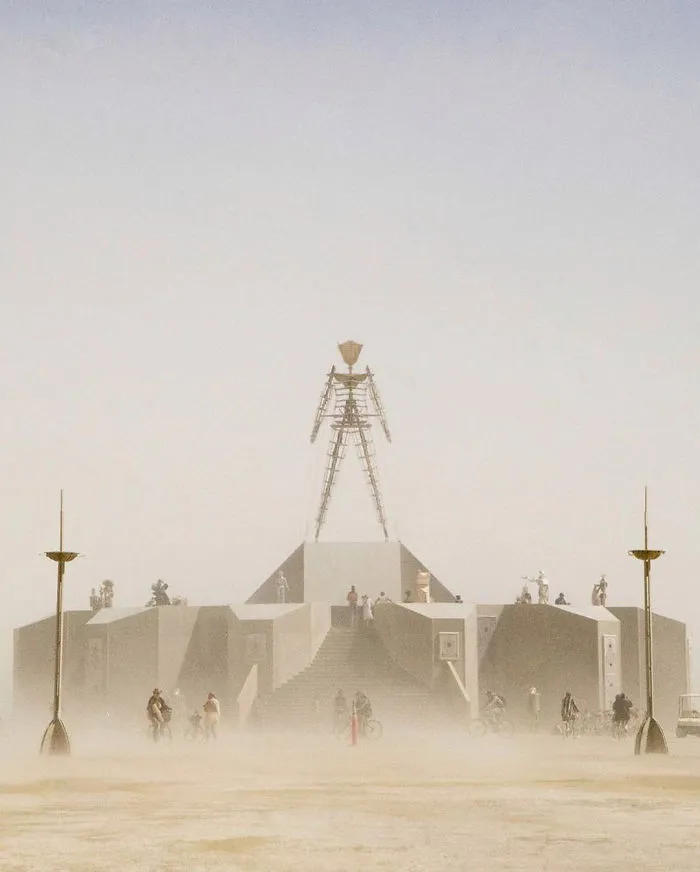 10+ Fotos increíbles que muestran la locura que se vivió en el festival Burning Man 2018