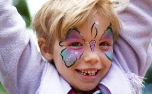 Clown Shames A Mother Who Wouldn’t Let Her Son Get A Butterfly Painted On His Face But Instead Asked For Skull And Crossbones