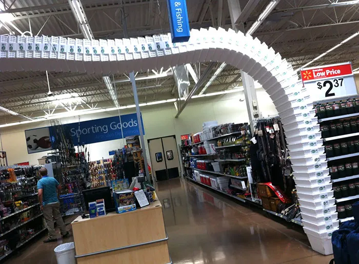 Física funcionando en el Walmart
