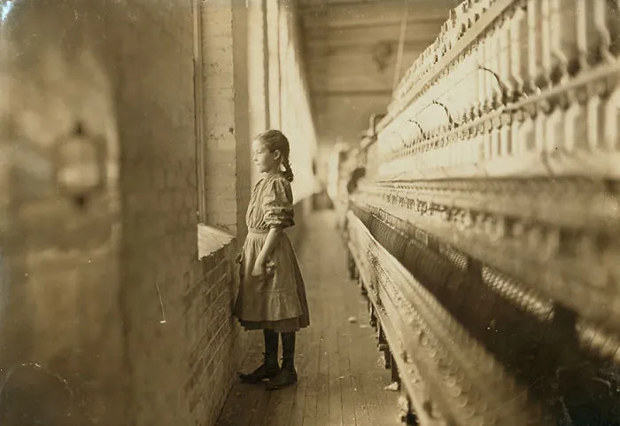 Rhodes Mfg. Co., Lincolnton, N.c. Spinner. A Moments Glimpse Of The Outer World Said She Was 10 Years Old. Been Working Over A Year. Location: Lincolnton, North Carolina